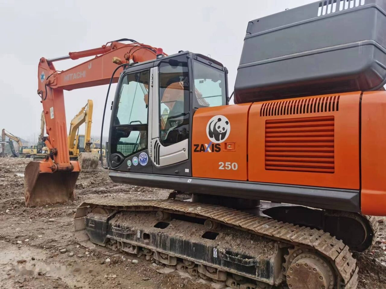 Hitachi ZX250 - Гусеничный экскаватор: фото 4 Hitachi ZX250 - Гусеничный экскаватор: фото 4
