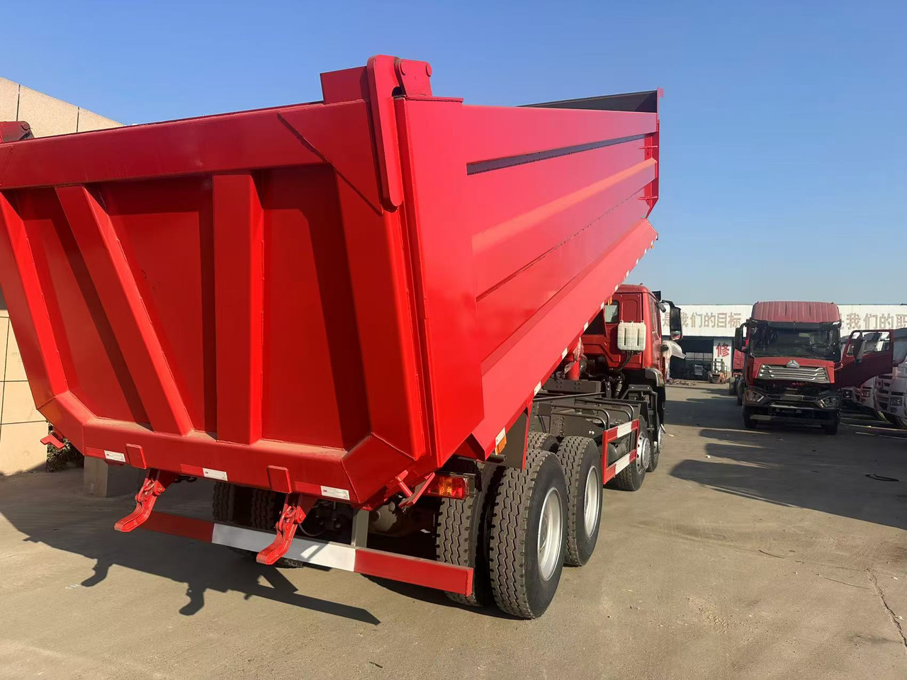 Howo HAOHAN DUMP TRUCK 8X4 - Самосвал: фото 5 Howo HAOHAN DUMP TRUCK 8X4 - Самосвал: фото 5