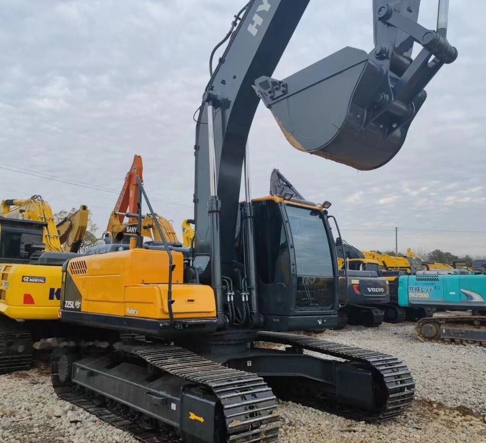 Гусеничный экскаватор Hyundai R225: фото 6 Гусеничный экскаватор Hyundai R225: фото 6