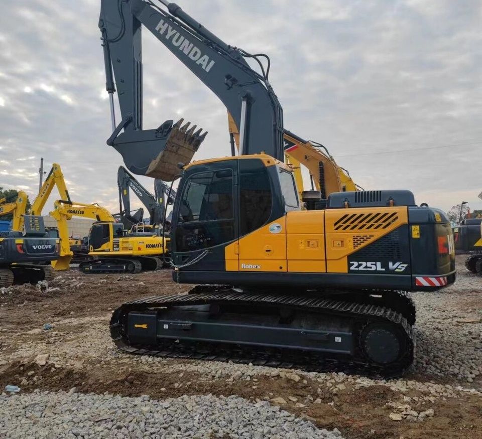 Hyundai R225 - Гусеничный экскаватор: фото 5 Hyundai R225 - Гусеничный экскаватор: фото 5