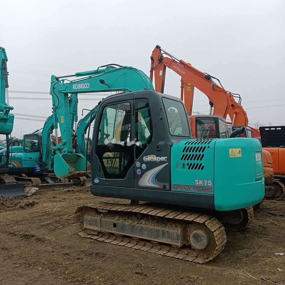 Kobelco SK75-8 - Гусеничный экскаватор: фото 2 Kobelco SK75-8 - Гусеничный экскаватор: фото 2