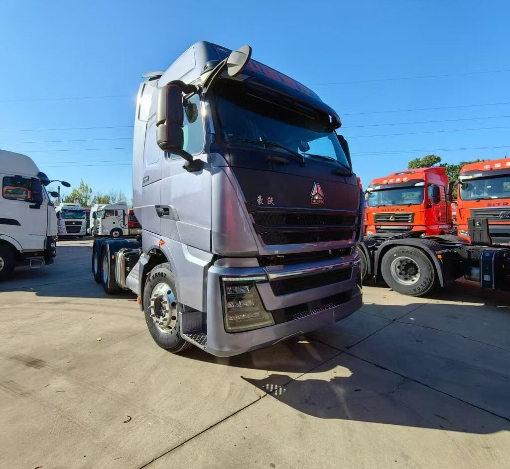 Sinotruk Howo T7H - Тягач: фото 2 Sinotruk Howo T7H - Тягач: фото 2