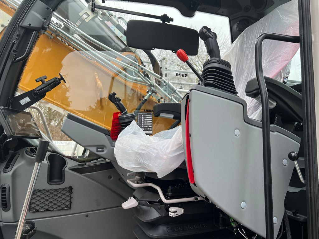 Liebherr R 922 G 6.0-D Liebherr R 922 G 6.0-D - Гусеничный экскаватор: фото 4 Liebherr R 922 G 6.0-D Liebherr R 922 G 6.0-D - Гусеничный экскаватор: фото 4