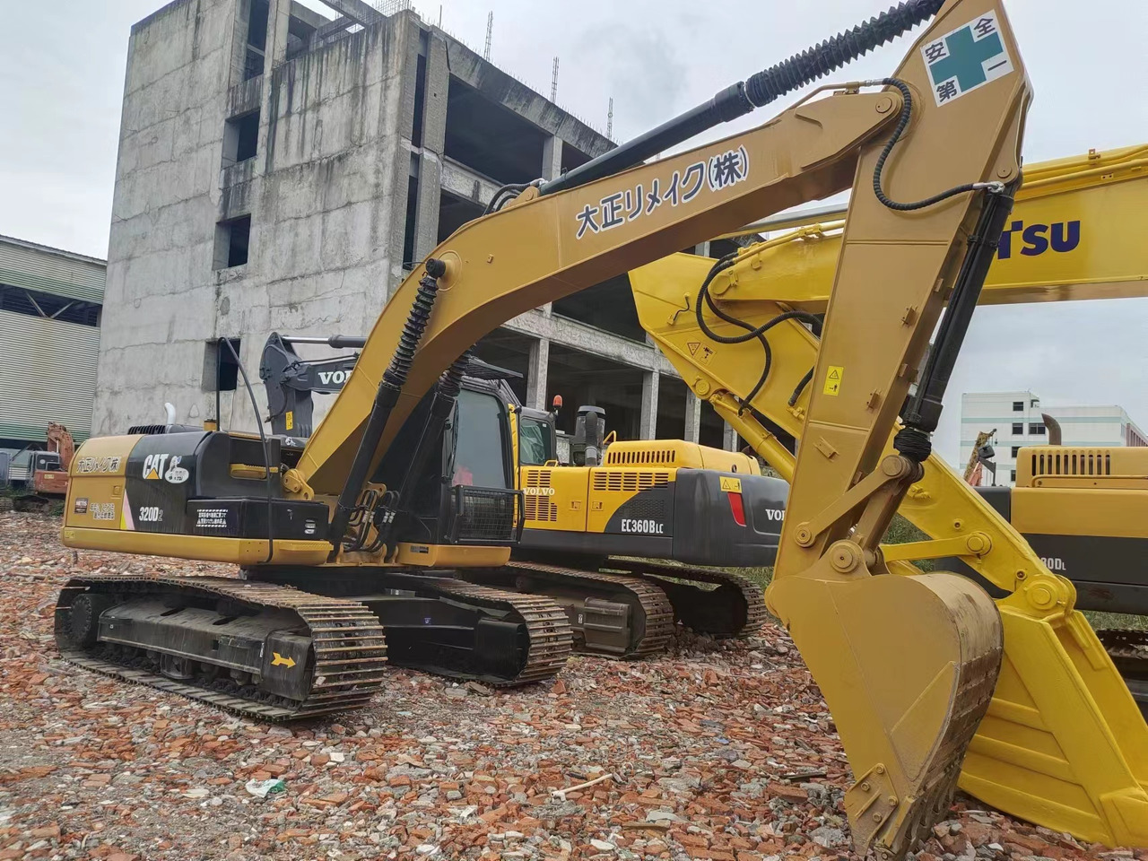 CAT 320D - Гусеничный экскаватор: фото 2 CAT 320D - Гусеничный экскаватор: фото 2