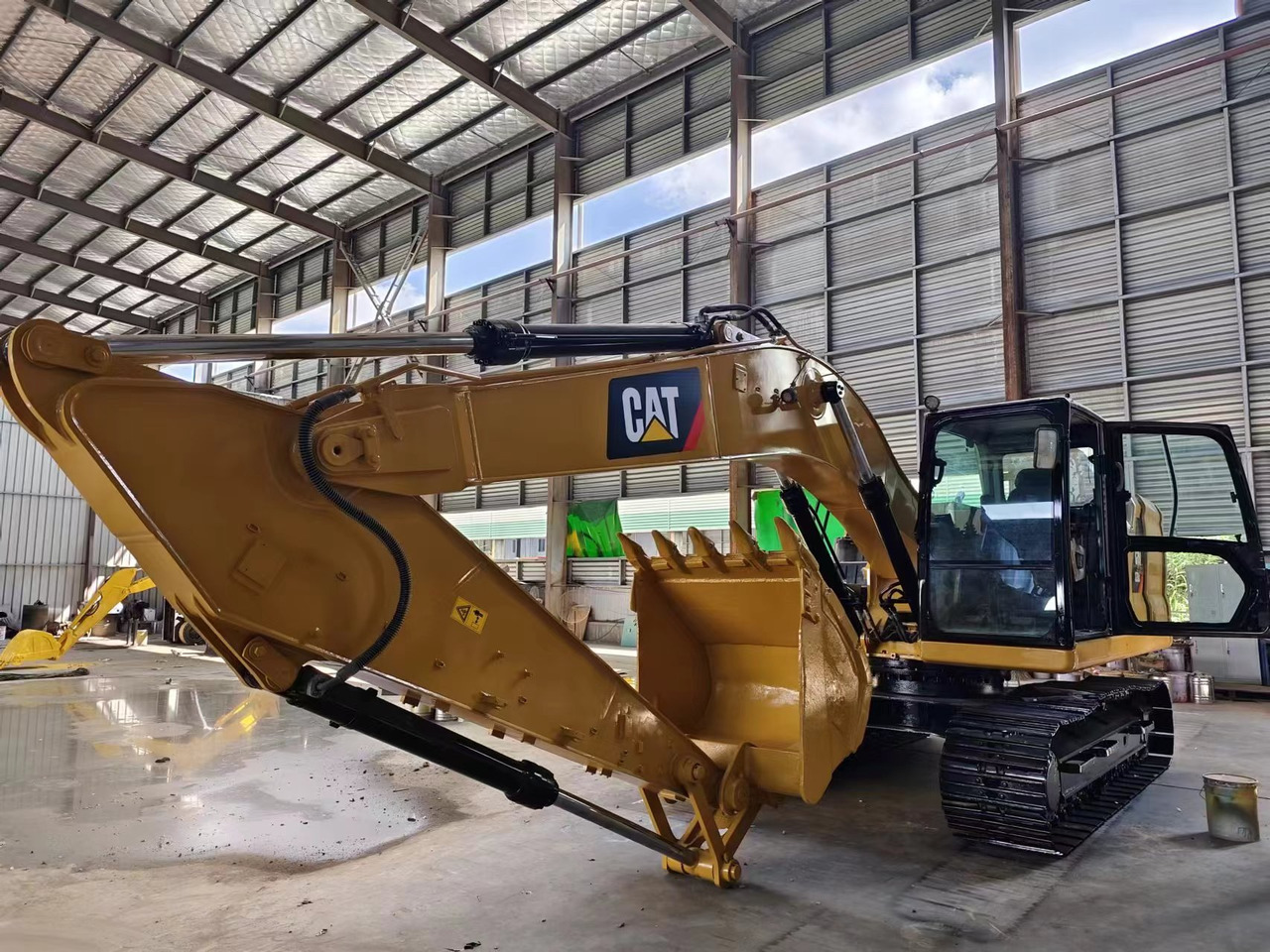 Гусеничный экскаватор CAT 320GC: фото 9