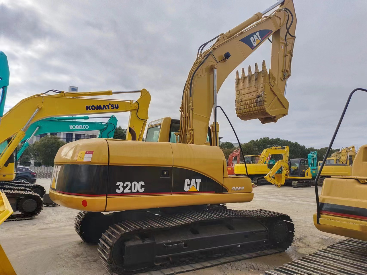 CATERPILLAR 320C - Гусеничный экскаватор: фото 1 CATERPILLAR 320C - Гусеничный экскаватор: фото 1