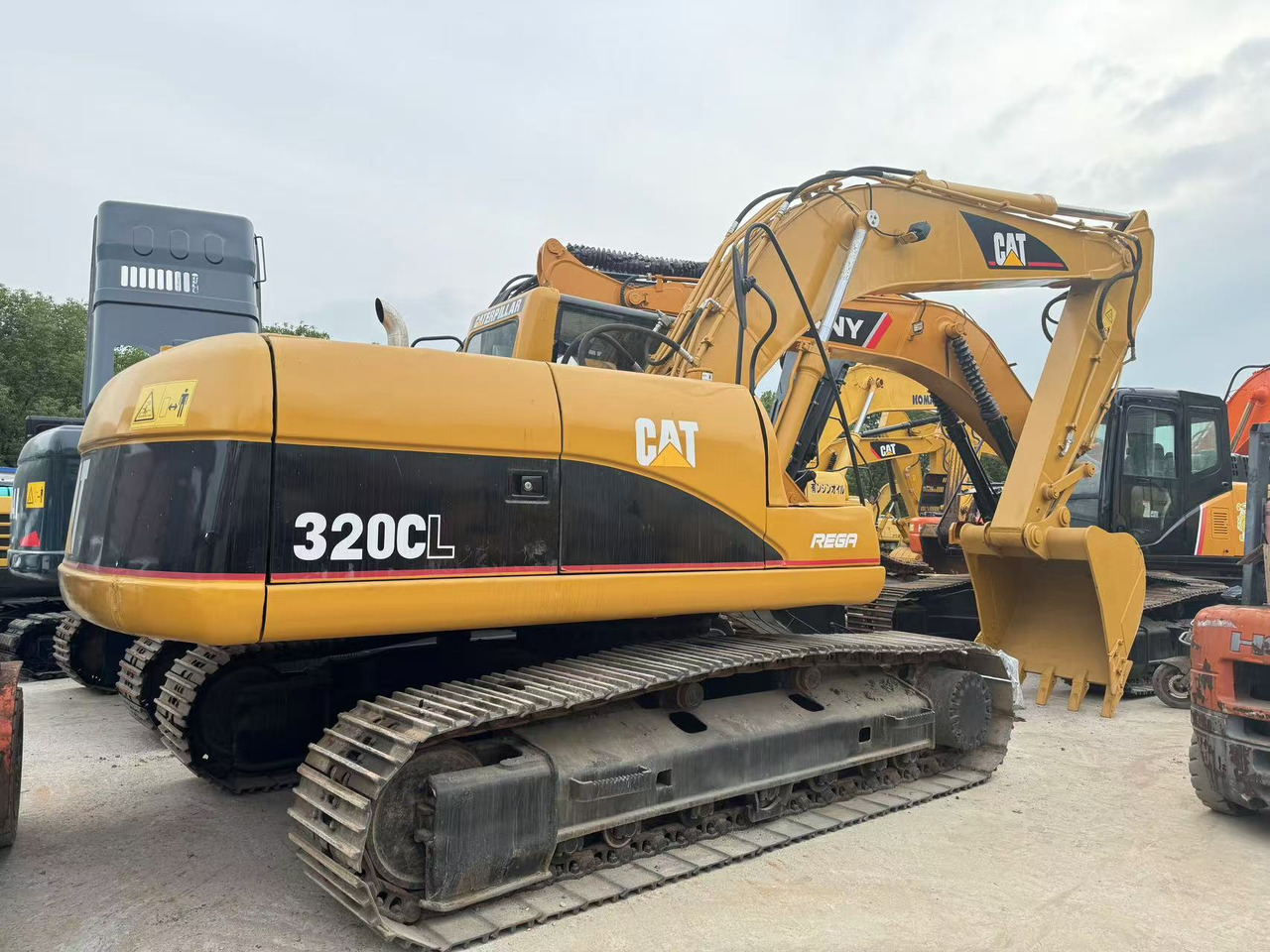 CATERPILLAR 320C - Гусеничный экскаватор: фото 1 CATERPILLAR 320C - Гусеничный экскаватор: фото 1