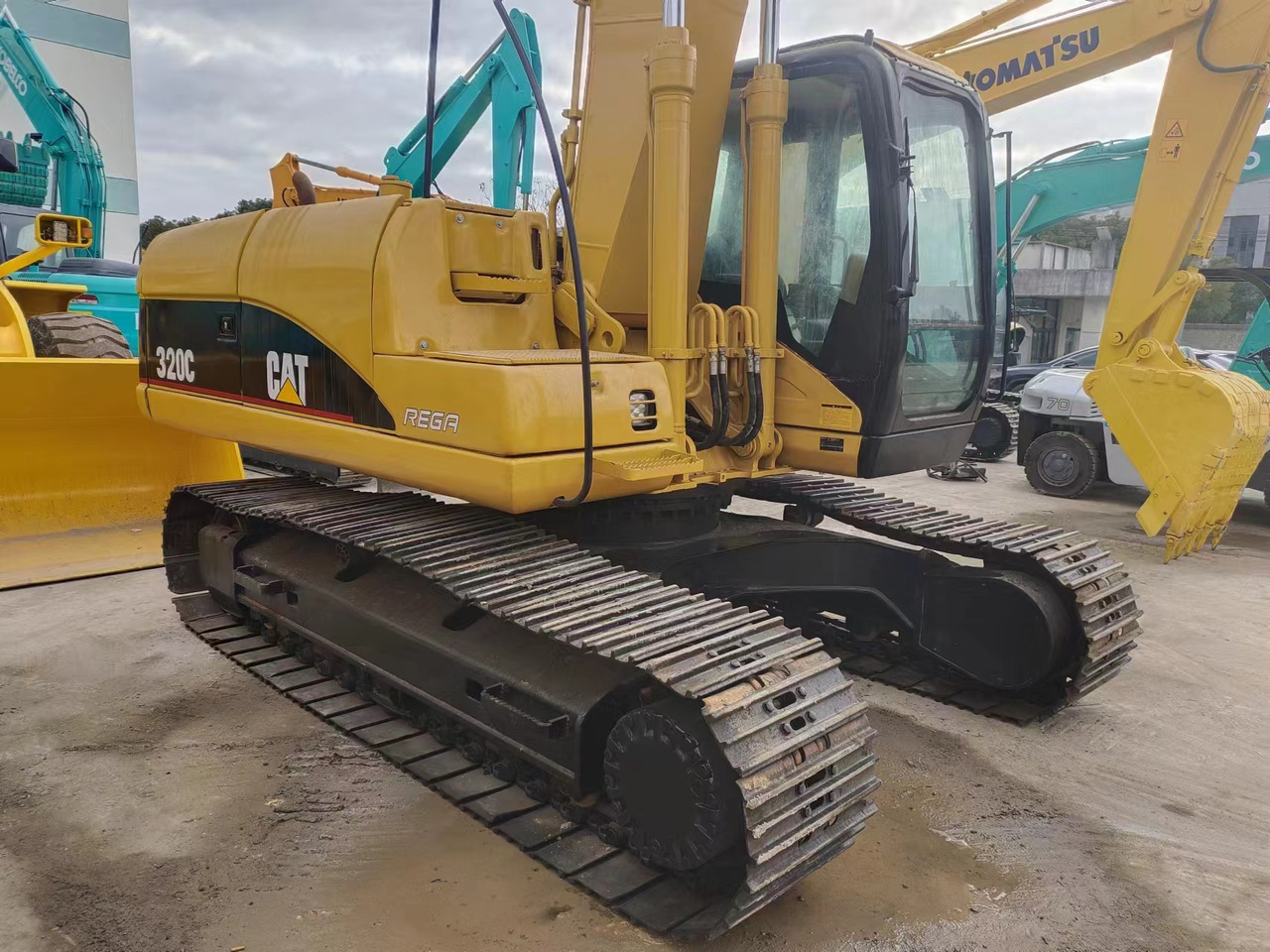 CATERPILLAR 320C - Гусеничный экскаватор: фото 2 CATERPILLAR 320C - Гусеничный экскаватор: фото 2