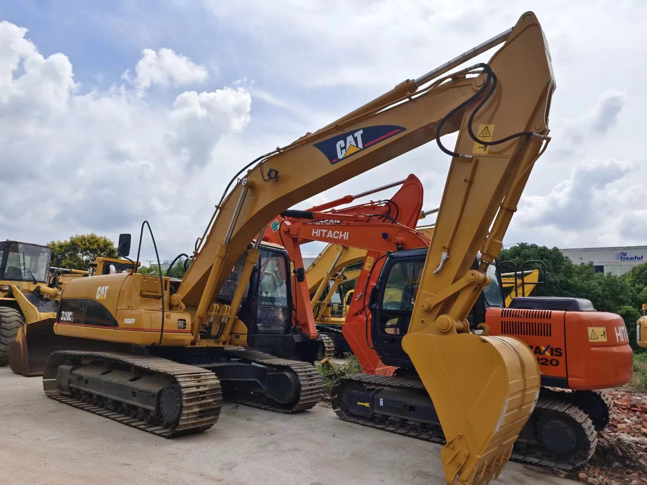 CATERPILLAR 320C - Гусеничный экскаватор: фото 1 CATERPILLAR 320C - Гусеничный экскаватор: фото 1