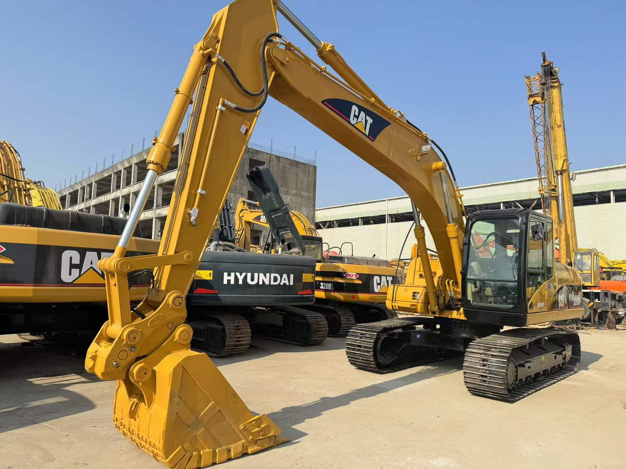 CATERPILLAR 320CL CAT 320 - Гусеничный экскаватор: фото 1 CATERPILLAR 320CL CAT 320 - Гусеничный экскаватор: фото 1