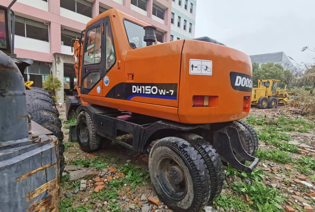 DOOSAN DH150W-7 - Колёсный экскаватор: фото 5 DOOSAN DH150W-7 - Колёсный экскаватор: фото 5