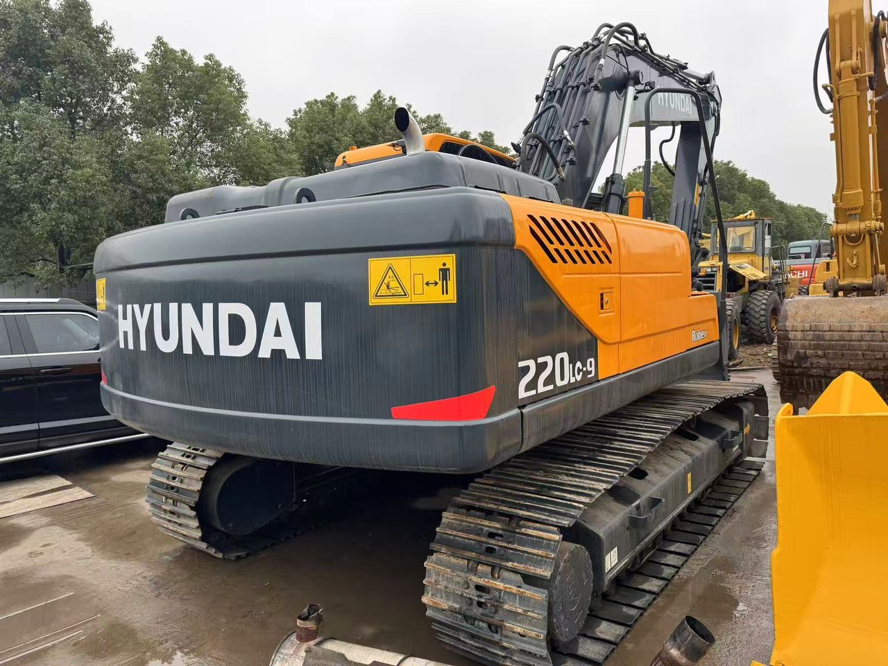 HYUNDAI R220LC-9S - Гусеничный экскаватор: фото 2 HYUNDAI R220LC-9S - Гусеничный экскаватор: фото 2