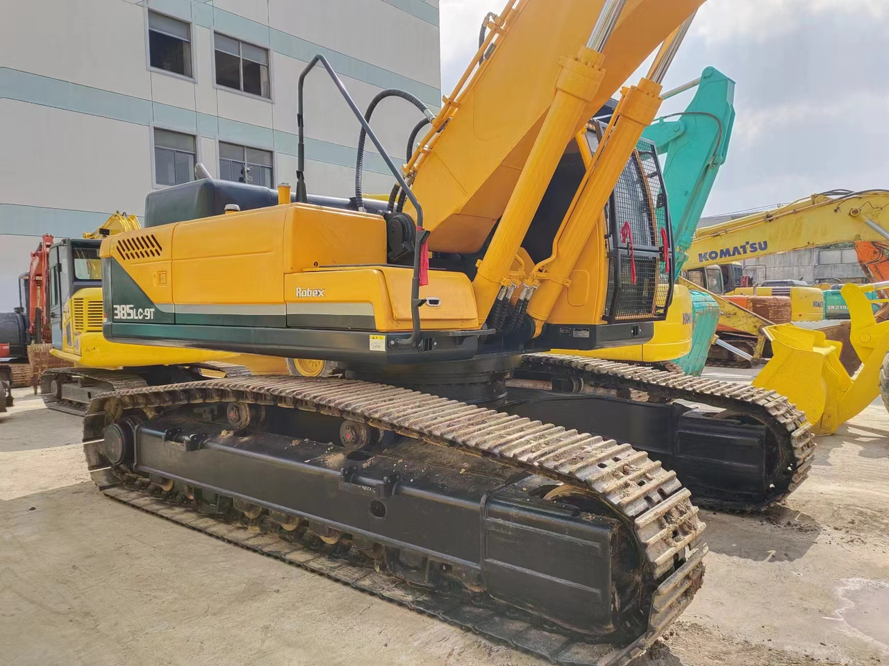 HYUNDAI R385LC-9T R305 R220 - Гусеничный экскаватор: фото 4 HYUNDAI R385LC-9T R305 R220 - Гусеничный экскаватор: фото 4
