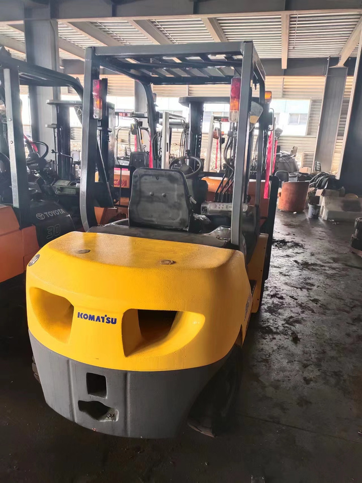 KOMATSU FD30T-17 - Дизельный погрузчик: фото 4 KOMATSU FD30T-17 - Дизельный погрузчик: фото 4