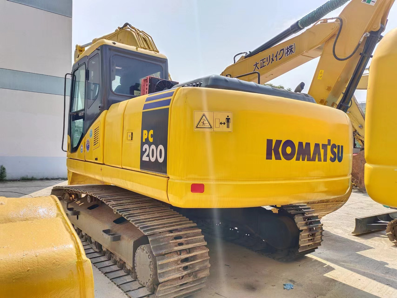 KOMATSU PC200-7 - Гусеничный экскаватор: фото 2 KOMATSU PC200-7 - Гусеничный экскаватор: фото 2