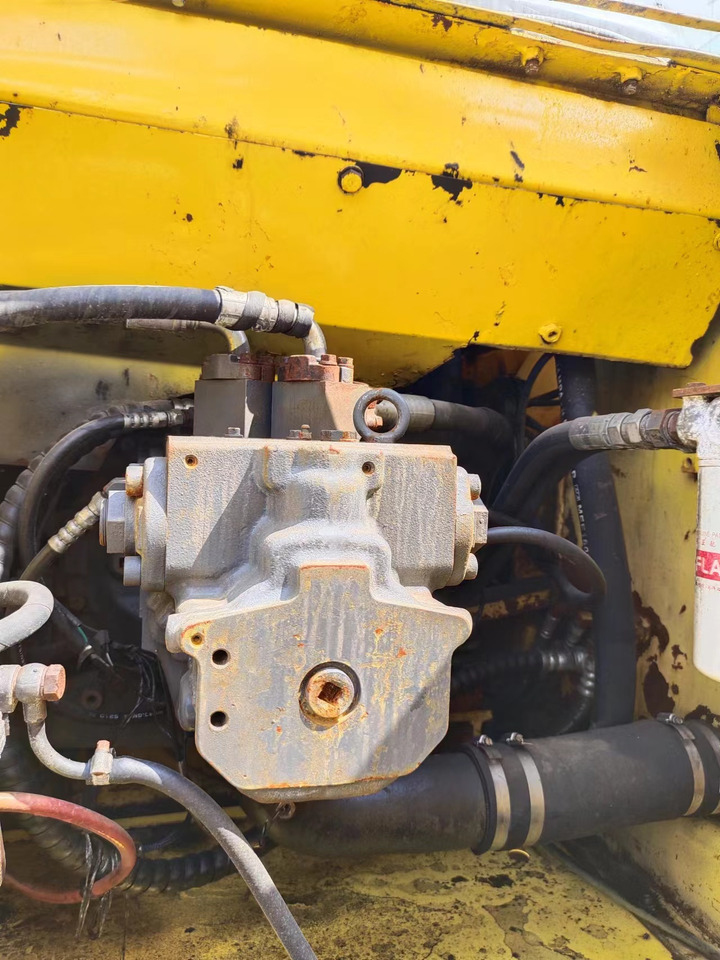 KOMATSU PC200-7 - Гусеничный экскаватор: фото 5 KOMATSU PC200-7 - Гусеничный экскаватор: фото 5