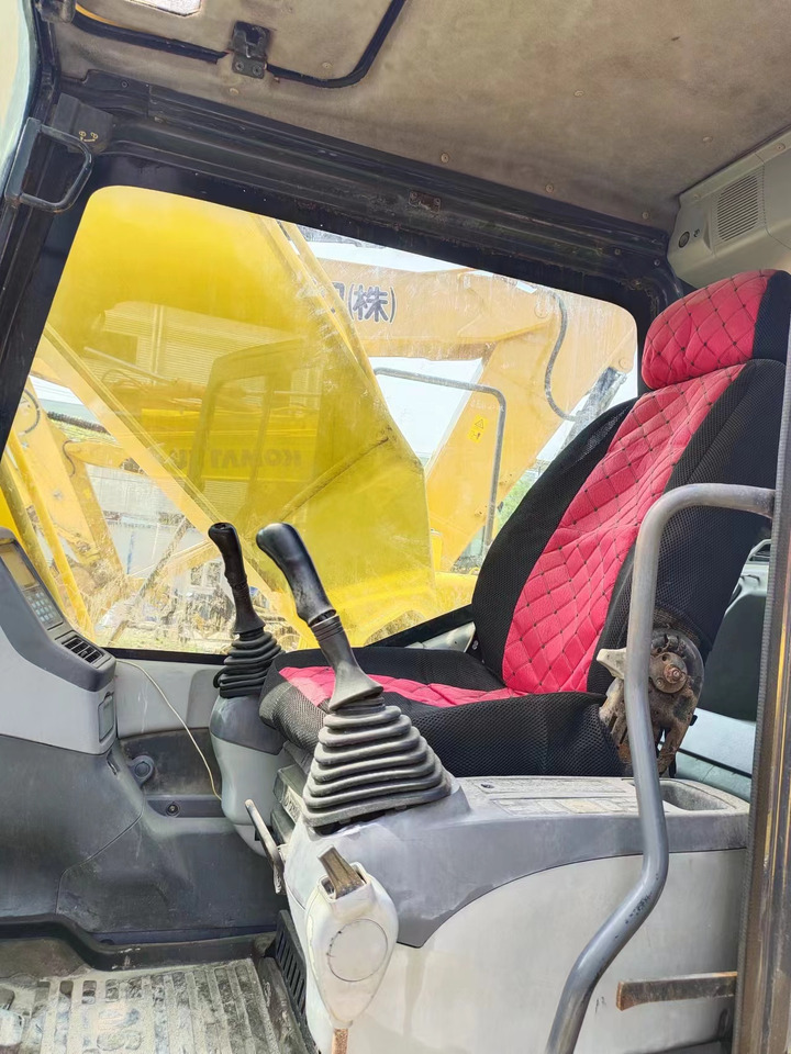 KOMATSU PC200-7 PC200 - Гусеничный экскаватор: фото 3 KOMATSU PC200-7 PC200 - Гусеничный экскаватор: фото 3