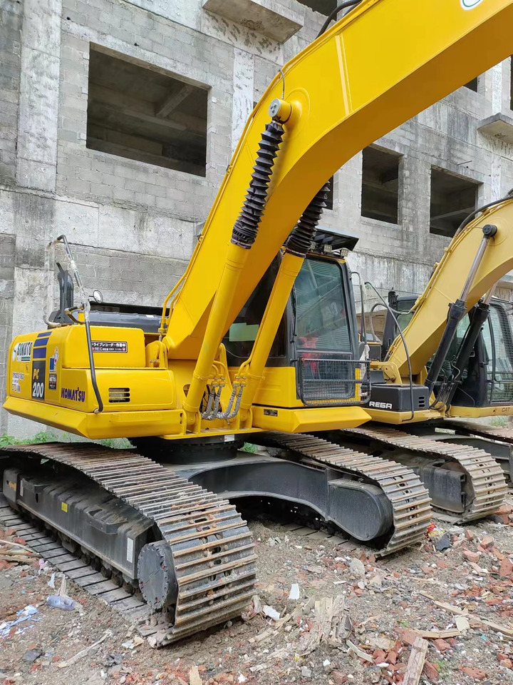 KOMATSU PC200-8 - Гусеничный экскаватор: фото 1 KOMATSU PC200-8 - Гусеничный экскаватор: фото 1