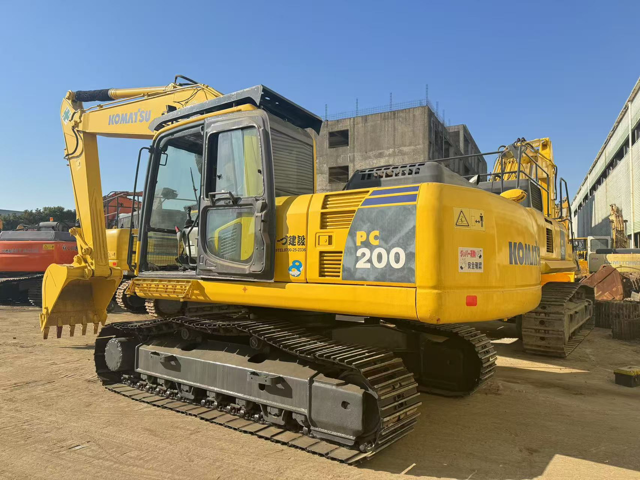 KOMATSU PC200-8 - Гусеничный экскаватор: фото 1 KOMATSU PC200-8 - Гусеничный экскаватор: фото 1
