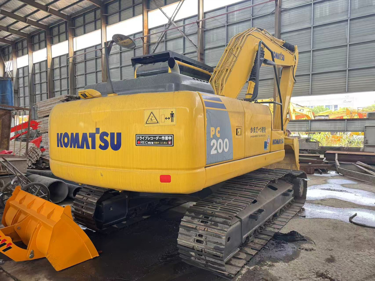 KOMATSU PC200-8 - Гусеничный экскаватор: фото 2 KOMATSU PC200-8 - Гусеничный экскаватор: фото 2