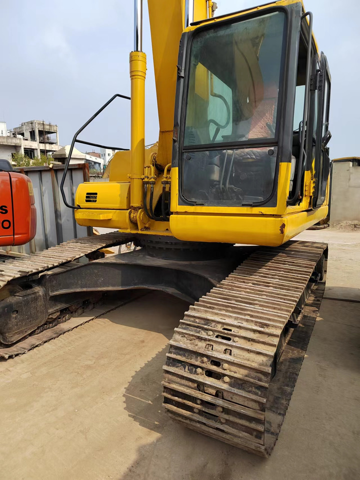 KOMATSU PC220-7 PC200-7 - Гусеничный экскаватор: фото 3 KOMATSU PC220-7 PC200-7 - Гусеничный экскаватор: фото 3