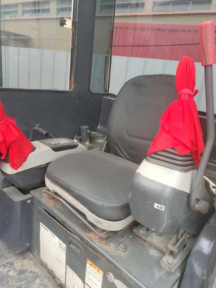 KOMATSU PC40MR - Мини-экскаватор: фото 4 KOMATSU PC40MR - Мини-экскаватор: фото 4