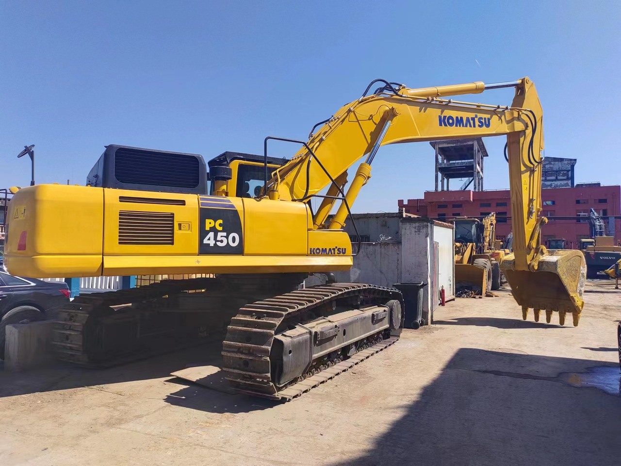 KOMATSU PC450-8 - Гусеничный экскаватор: фото 1 KOMATSU PC450-8 - Гусеничный экскаватор: фото 1