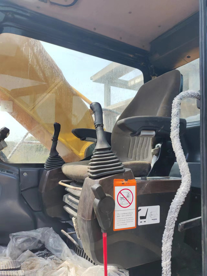 SANY SY215C - Гусеничный экскаватор: фото 3 SANY SY215C - Гусеничный экскаватор: фото 3