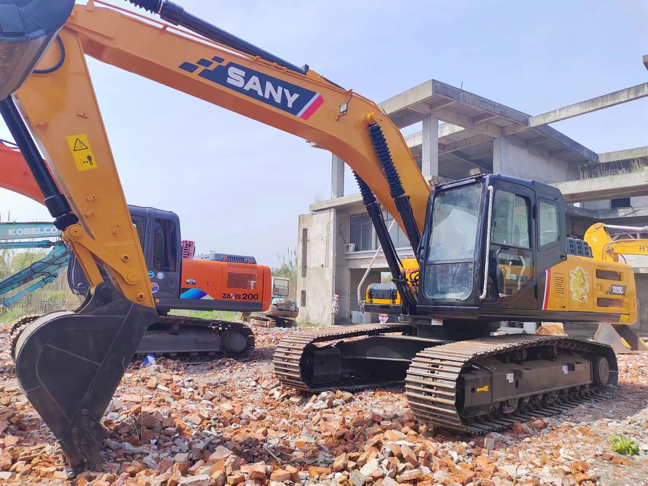 SANY SY215C - Гусеничный экскаватор: фото 1 SANY SY215C - Гусеничный экскаватор: фото 1