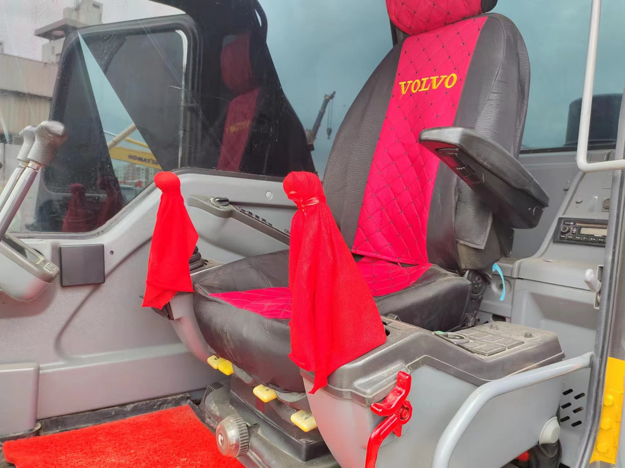 VOLVO EC240 - Гусеничный экскаватор: фото 3 VOLVO EC240 - Гусеничный экскаватор: фото 3