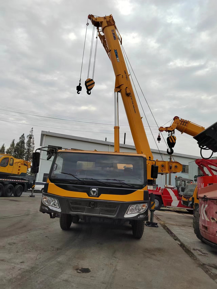 XCMG QY70K good condition QY25K QY50K QY100K QY130K China brand mobile crane - Мобильный кран: фото 2 XCMG QY70K good condition QY25K QY50K QY100K QY130K China brand mobile crane - Мобильный кран: фото 2