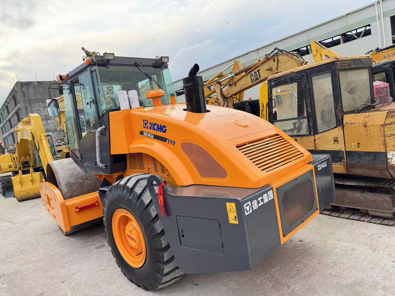 XCMG XS143J - Дорожный каток: фото 3 XCMG XS143J - Дорожный каток: фото 3
