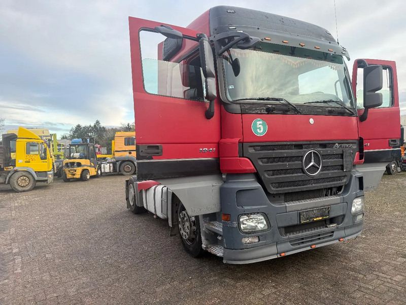 Mercedes-Benz Actros 1841 Tractor unit - Тягач: фото 1 Mercedes-Benz Actros 1841 Tractor unit - Тягач: фото 1