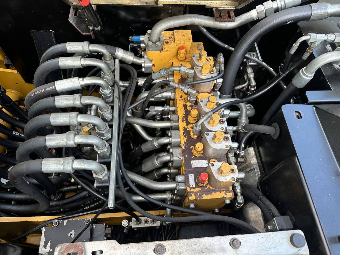 Колёсный экскаватор Caterpillar M313D: фото 28 Колёсный экскаватор Caterpillar M313D: фото 28