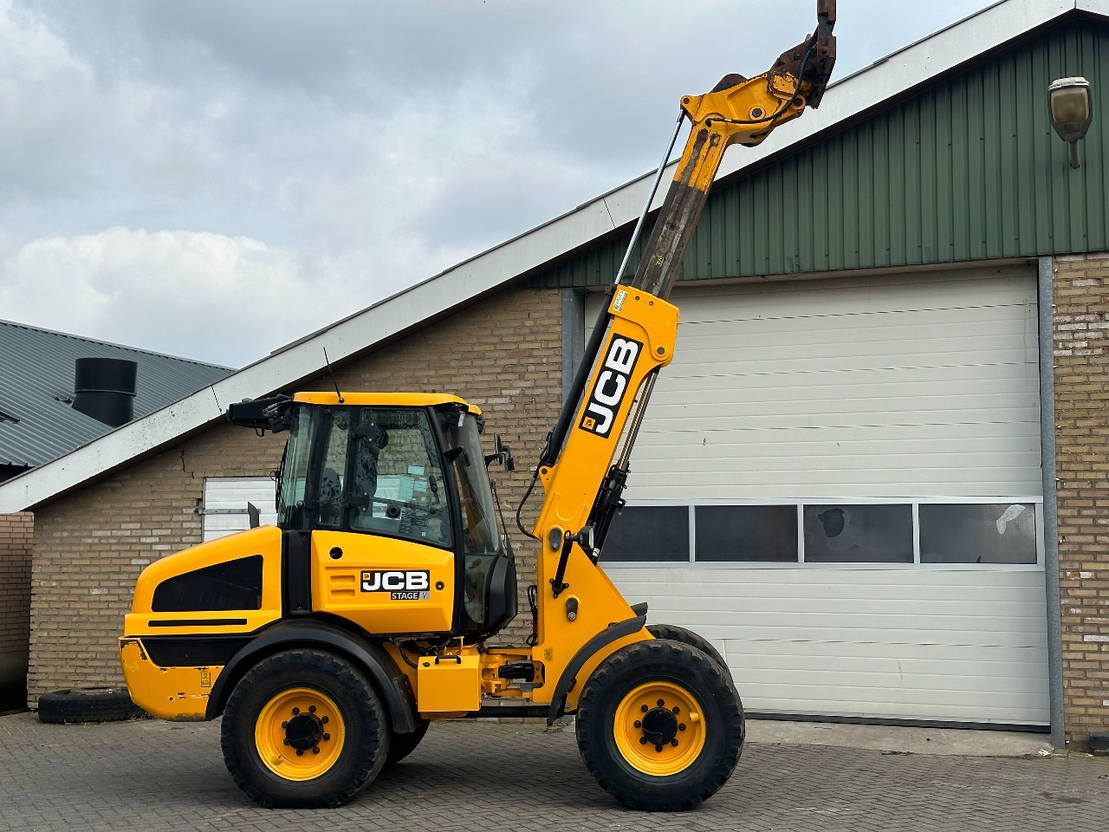 Телескопический фронтальный погрузчик JCB TM220 SV A: фото 7 Телескопический фронтальный погрузчик JCB TM220 SV A: фото 7