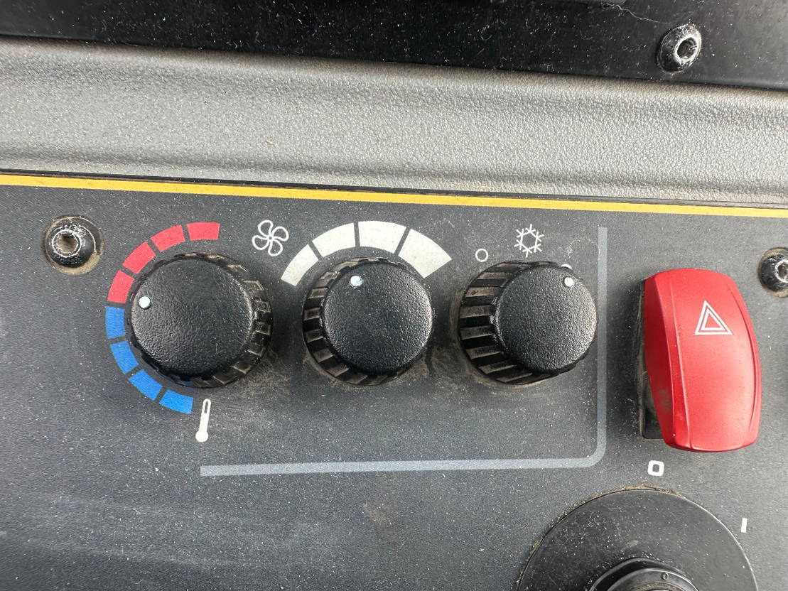 Телескопический фронтальный погрузчик JCB TM220 SV A: фото 15 Телескопический фронтальный погрузчик JCB TM220 SV A: фото 15