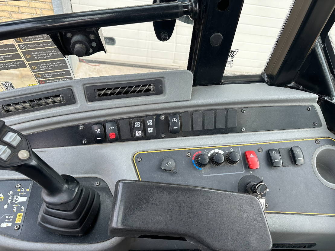 Телескопический фронтальный погрузчик JCB TM220 SV A: фото 14 Телескопический фронтальный погрузчик JCB TM220 SV A: фото 14