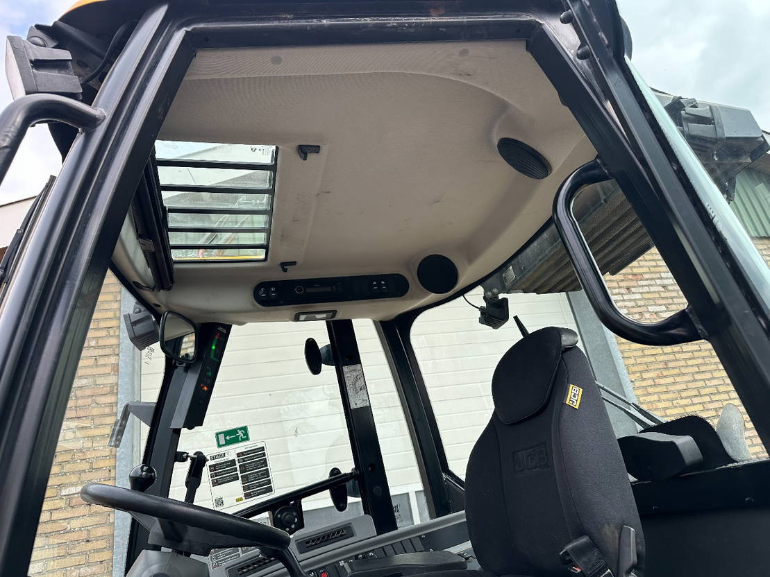 Телескопический фронтальный погрузчик JCB TM220 SV A: фото 13 Телескопический фронтальный погрузчик JCB TM220 SV A: фото 13