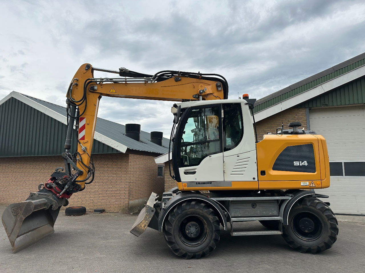 Liebherr A914 - Колёсный экскаватор: фото 2 Liebherr A914 - Колёсный экскаватор: фото 2