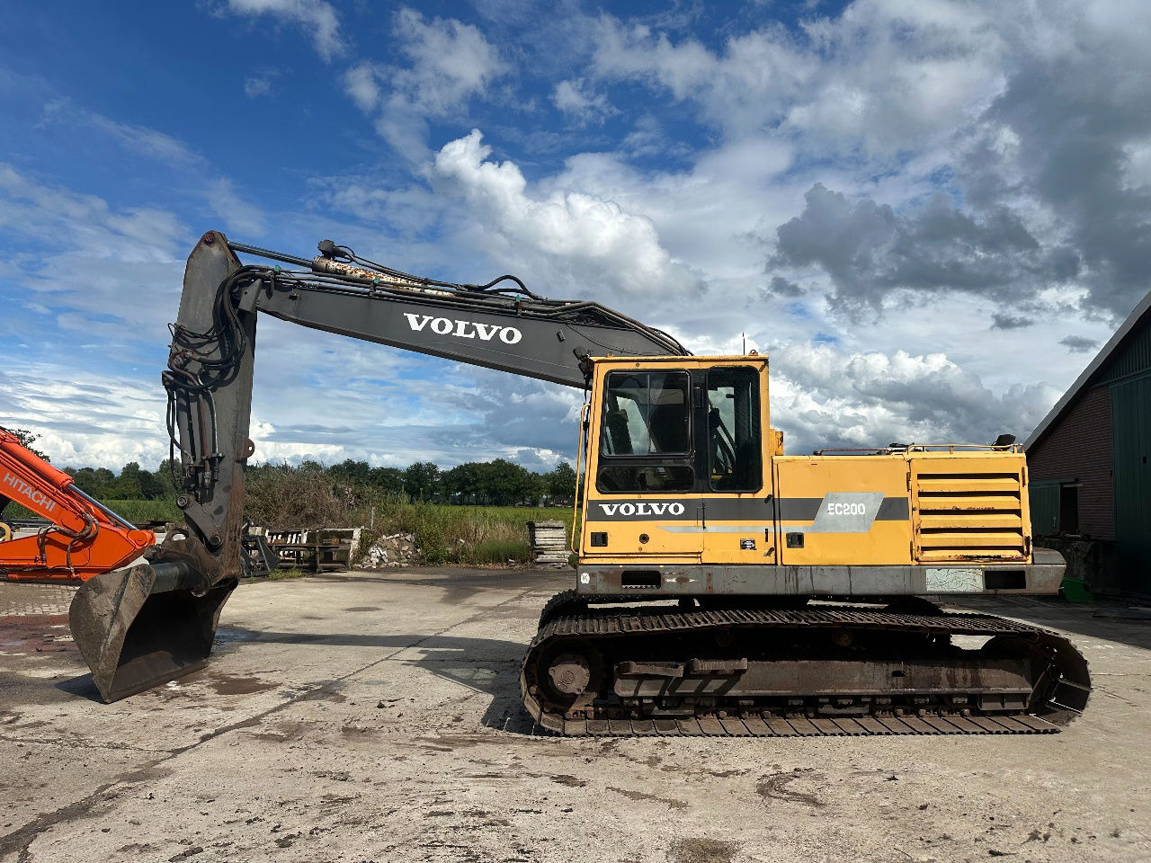 Volvo EC200 - Гусеничный экскаватор: фото 3 Volvo EC200 - Гусеничный экскаватор: фото 3