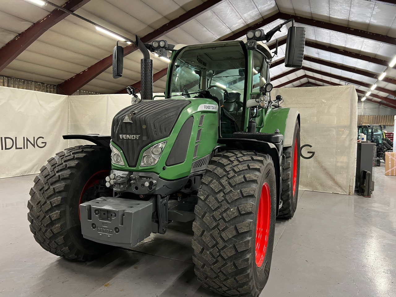 Fendt 724 Vario - Трактор: фото 3 Fendt 724 Vario - Трактор: фото 3