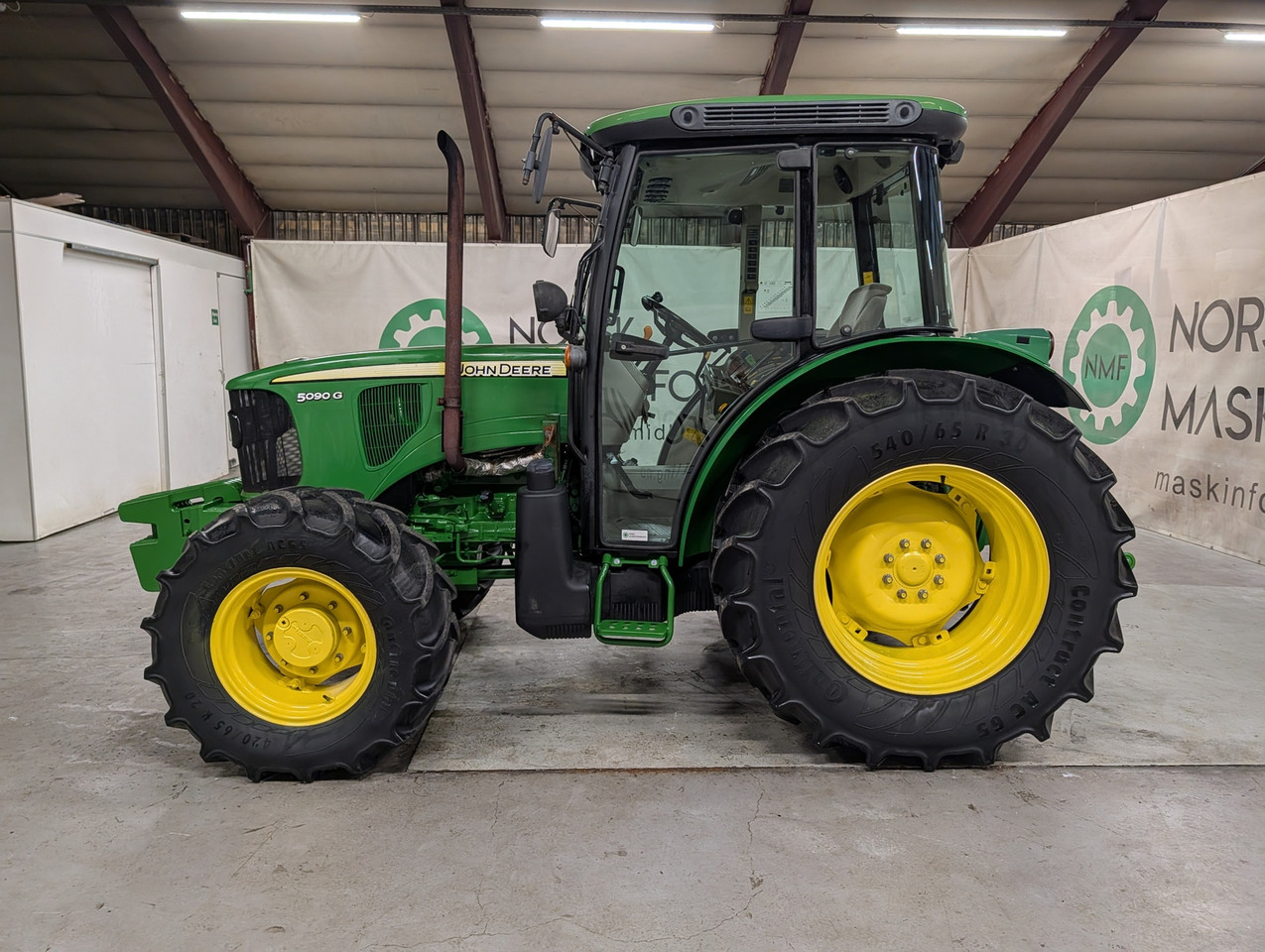 John Deere 5090G - Трактор: фото 2 John Deere 5090G - Трактор: фото 2