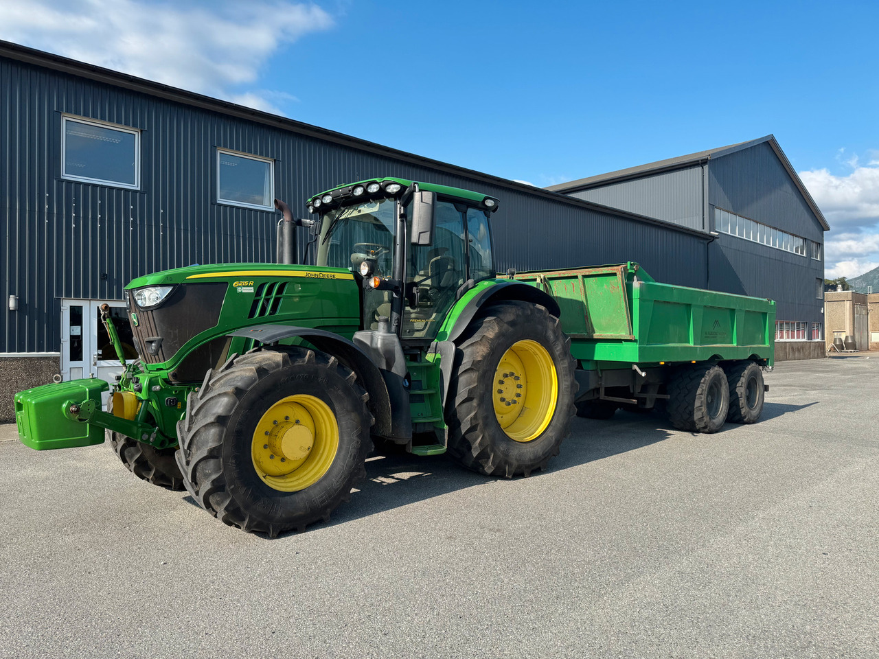 John Deere 6215R - Трактор: фото 1 John Deere 6215R - Трактор: фото 1