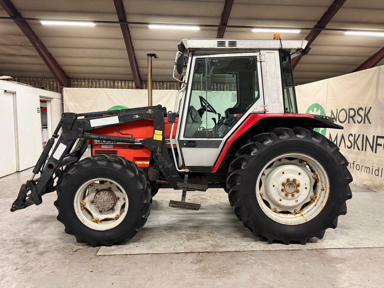 Massey Ferguson 3050 - Трактор: фото 2 Massey Ferguson 3050 - Трактор: фото 2