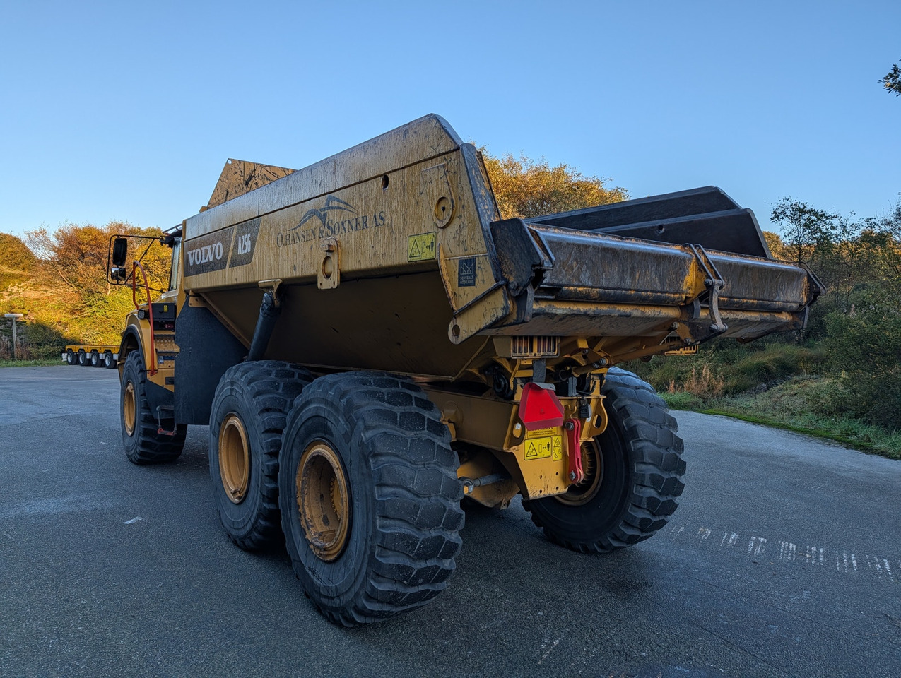 Volvo A25G på hvite skilt - Сочленённый самосвал: фото 3 Volvo A25G på hvite skilt - Сочленённый самосвал: фото 3