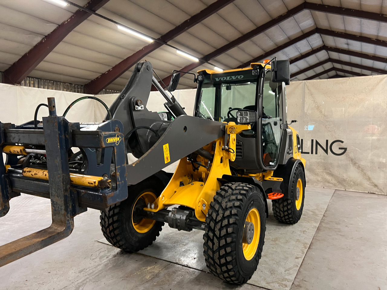 Volvo JL25H - Колёсный погрузчик: фото 4 Volvo JL25H - Колёсный погрузчик: фото 4