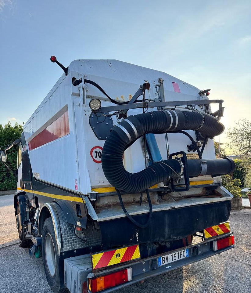 Iveco EuroCargo 150E18 spazzatrice - Подметально-уборочная машина: фото 4 Iveco EuroCargo 150E18 spazzatrice - Подметально-уборочная машина: фото 4