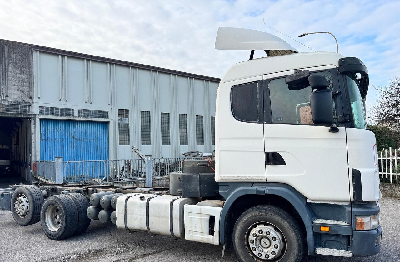 Motrice Scania R124 - 420 - 2002 (6X2) - Грузовик-шасси: фото 3 Motrice Scania R124 - 420 - 2002 (6X2) - Грузовик-шасси: фото 3