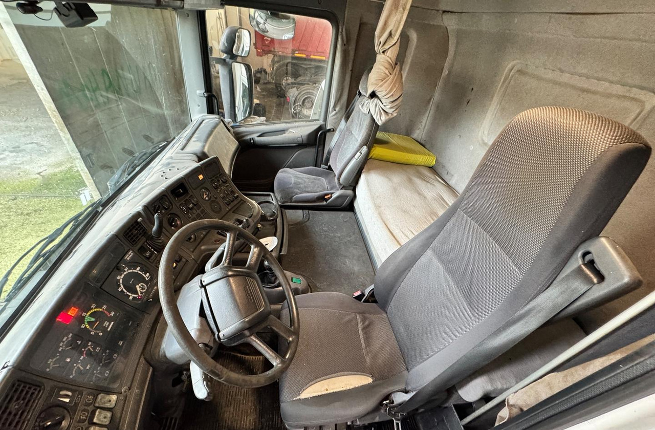 Motrice Scania R124 - 420 - 2002 (6X2) - Грузовик-шасси: фото 5 Motrice Scania R124 - 420 - 2002 (6X2) - Грузовик-шасси: фото 5