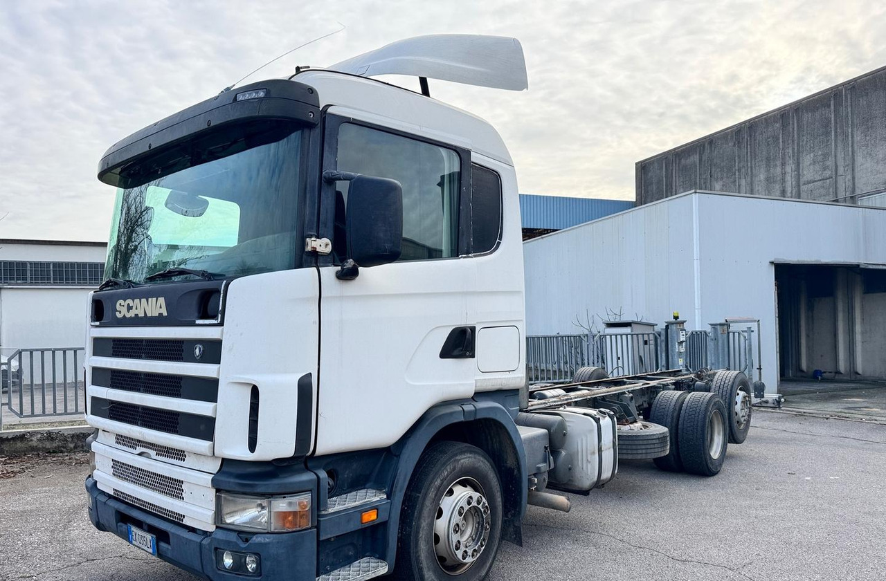Motrice Scania R124 - 420 - 2002 (6X2) - Грузовик-шасси: фото 1 Motrice Scania R124 - 420 - 2002 (6X2) - Грузовик-шасси: фото 1